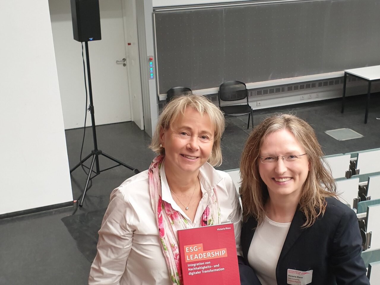 victoria-riess-martina-otten-awardees-preis-fuer-gute-lehre-winner-esg-leadership