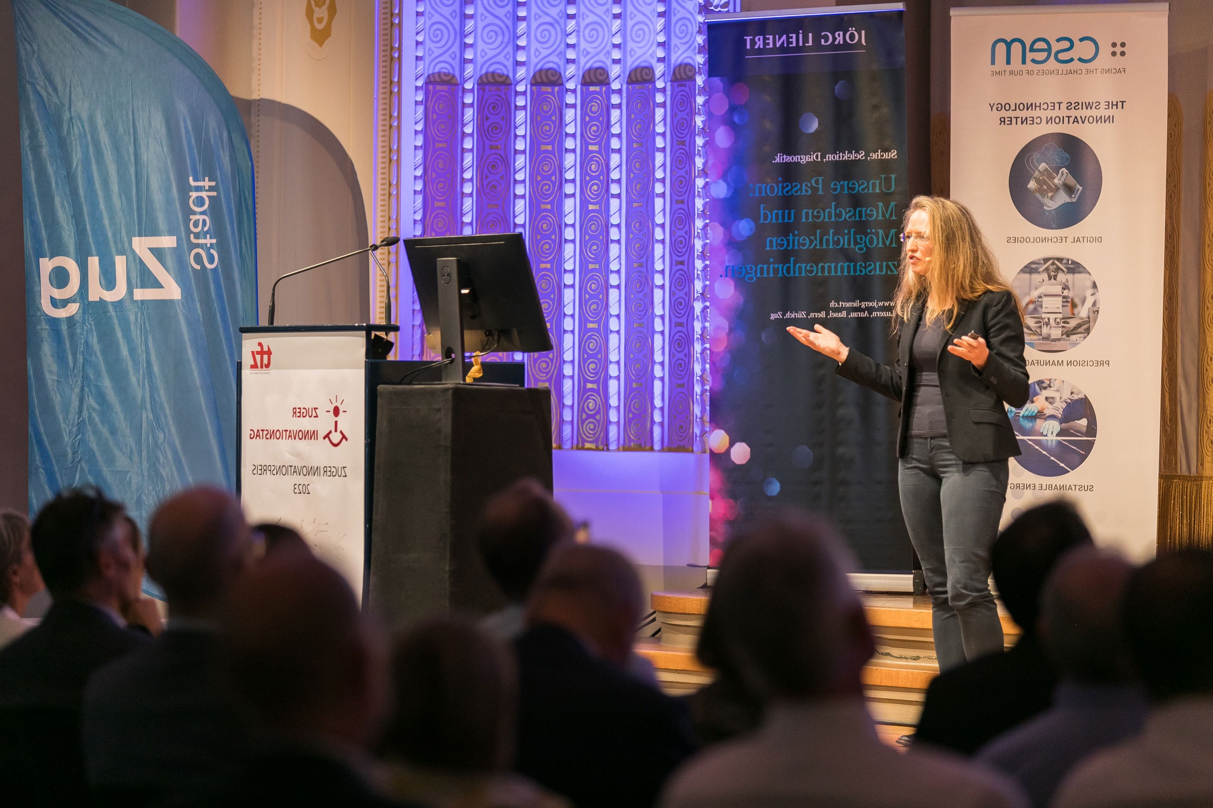 victoria-riess-woman-keynote-speaker-tech_v01
